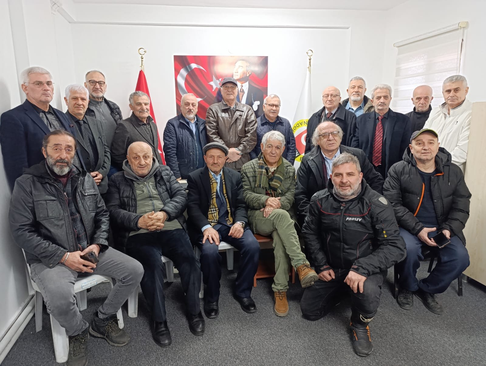 Anadolu Basın Birliği Trabzon Şubesi Tam Kadro Bir Araya Geldi