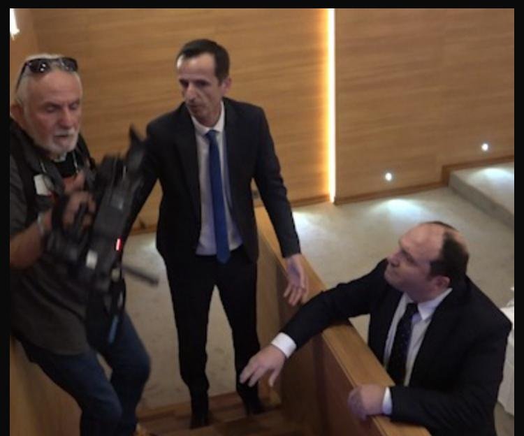 Rize’de “Gazeteciye Bodyguard’lı Saldırı! Rize milli eğitim Müdürü ve Yardımcılarından Skandal Saldırı”