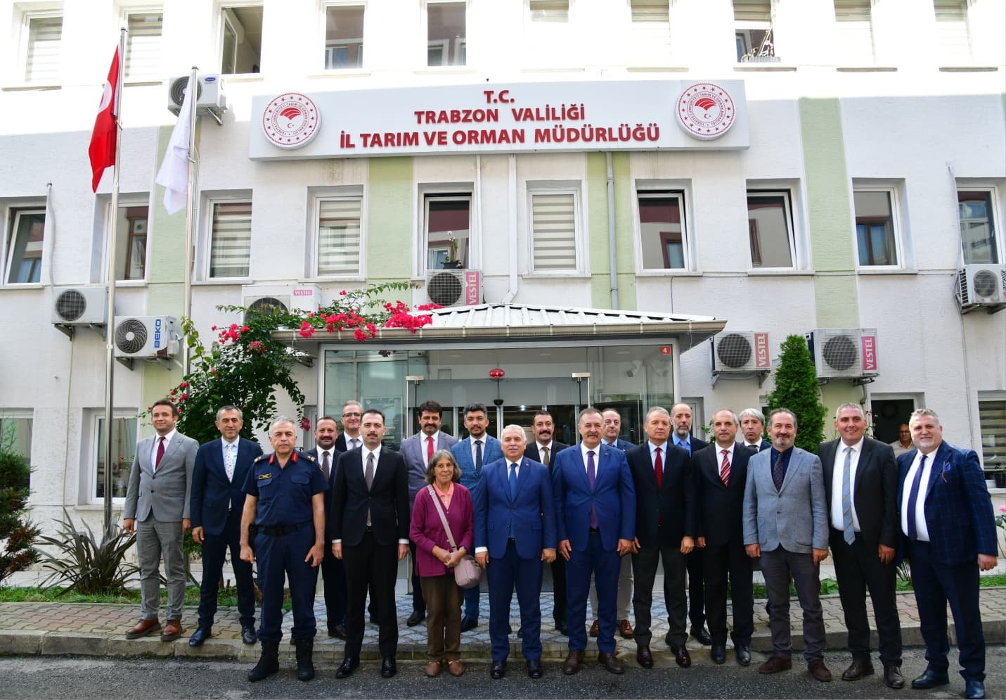 VALİ AZİZ YILDIRIM TARIM ve ORMAN İL MÜDÜRLÜĞÜNÜ ZİYARET ETTİ