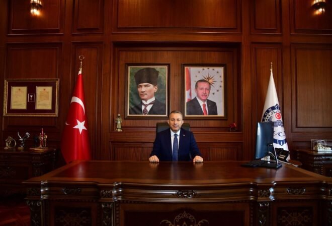 Trabzon Valisi Tahir Şahin’in kutlama mesajı