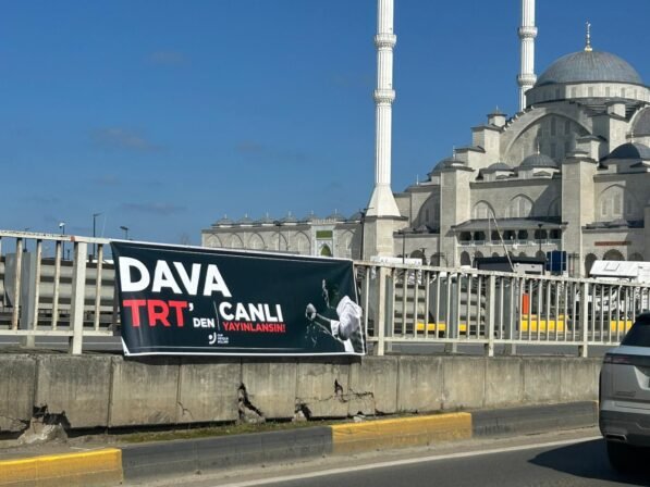 CHP Ortahisar gençlik kollarından anlamlı pankart