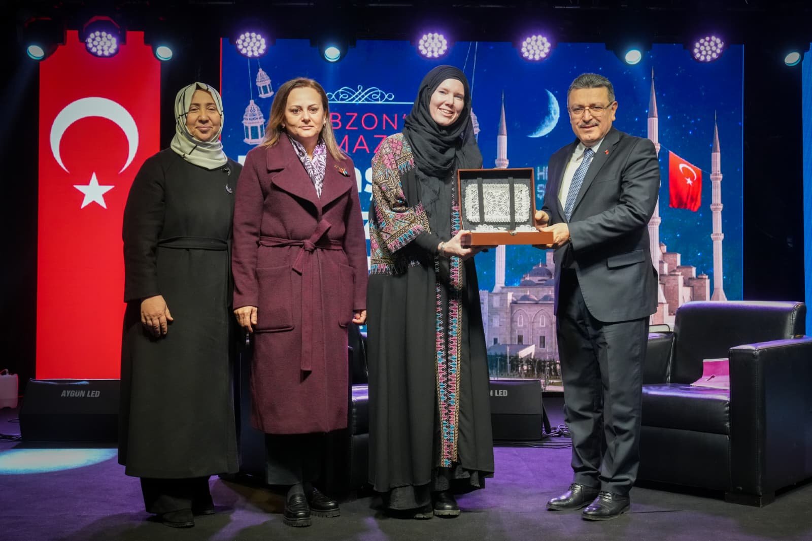 Kanadalı yazar Jenny Molendyk nasıl Müslüman oldu