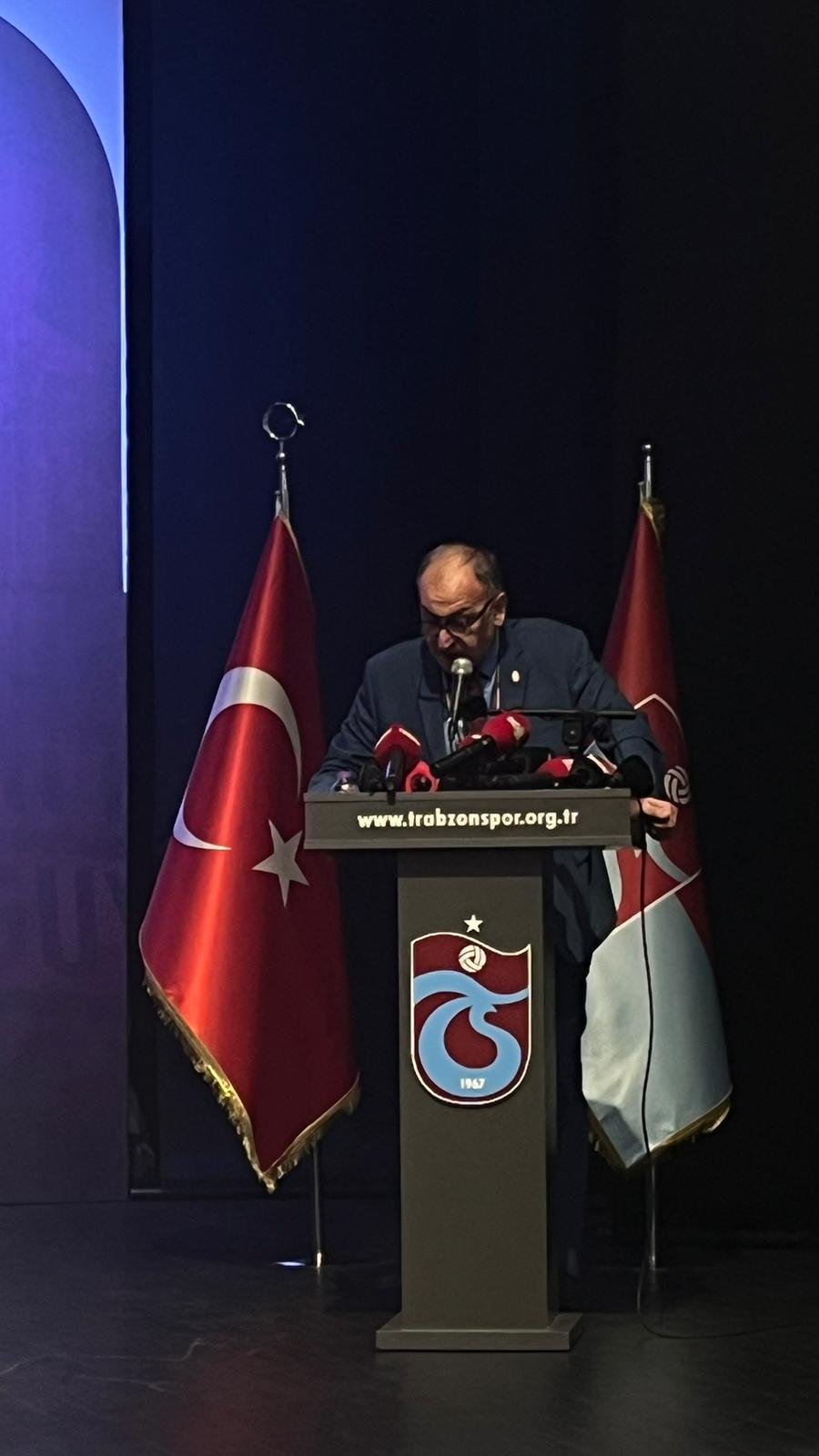 Trabzonspor Divan Kurulunda Ayhan Pala Ayakta alkışlandı