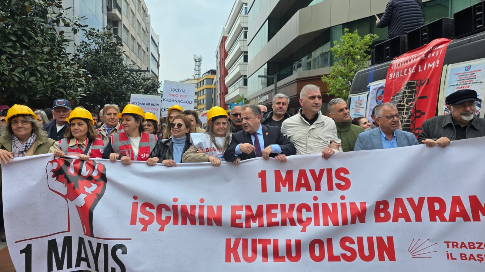 Binlerce Emekçi Trabzon’da Tek Yürek Oldu!