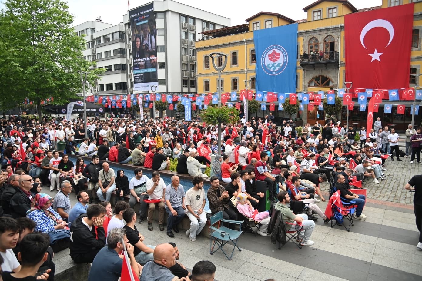 Trabzon Meydan Parkta Milli Maç Heyecanı Üzdü